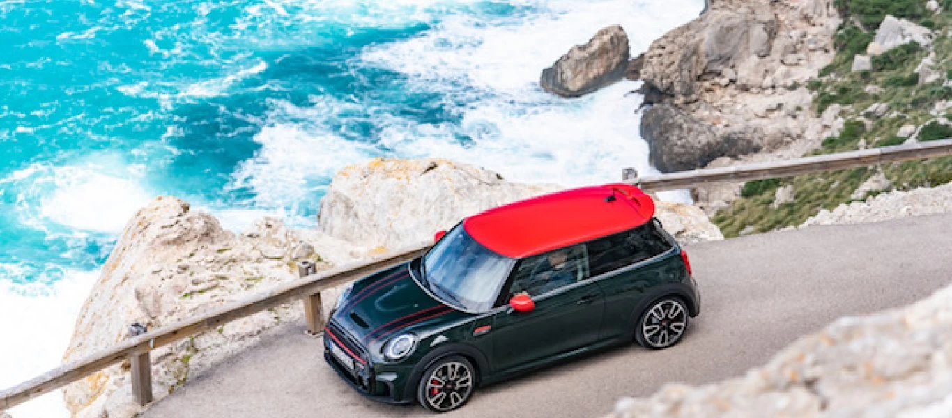 MINI John Cooper Works: Για τους λάτρεις της γρήγορης οδήγησης